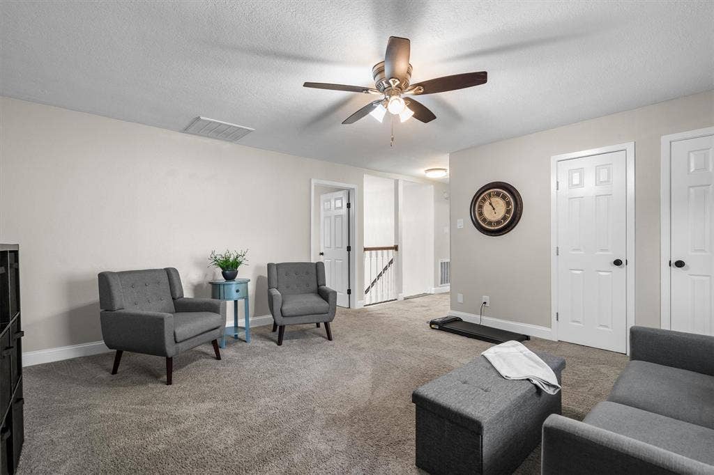 8912 S Hickory Road, Krum, TX 76249