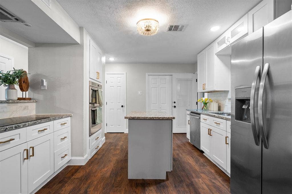 8912 S Hickory Road, Krum, TX 76249