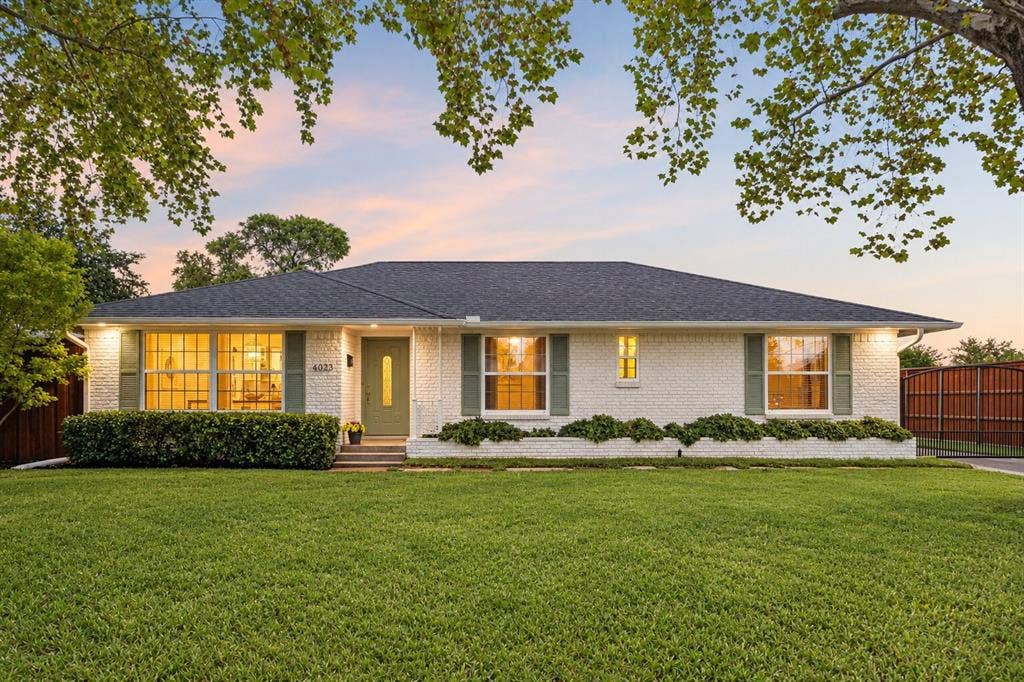 6351 Town Hill Lane, Dallas, TX 75214