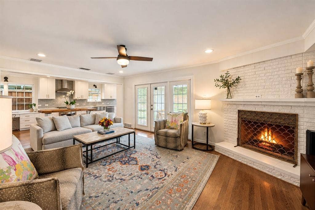 6351 Town Hill Lane, Dallas, TX 75214