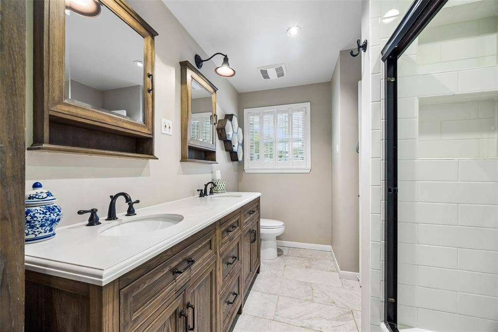 6351 Town Hill Lane, Dallas, TX 75214