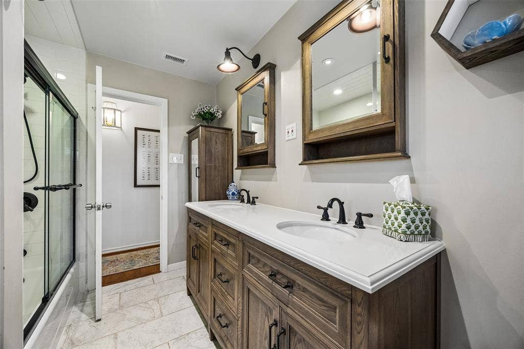 6351 Town Hill Lane, Dallas, TX 75214