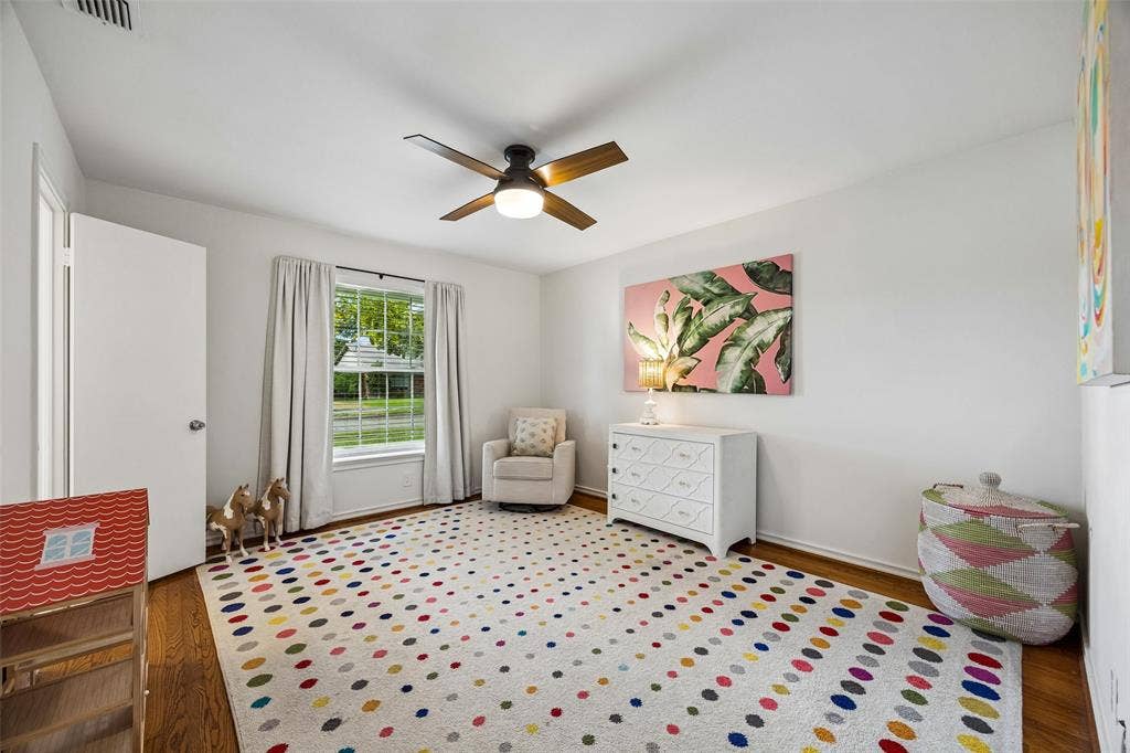 6351 Town Hill Lane, Dallas, TX 75214
