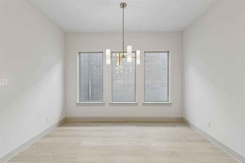 328 Walker Parkway, Celina, TX 75009 Whether it's grand dinner parties or cozy family meals, this light filled dining room is the perfect place for you to entertain.