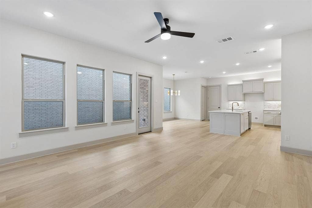 328 Walker Parkway, Celina, TX 75009 The entire family will enjoy gathering in this spacious, light filled living room.