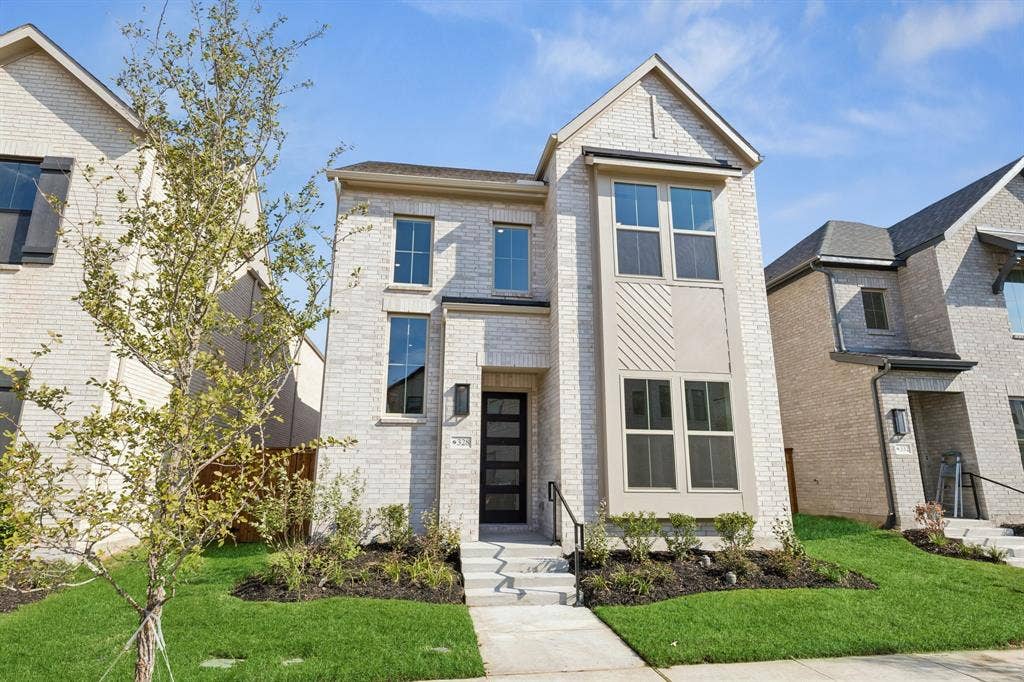 328 Walker Parkway, Celina, TX 75009 Luxurious living paired with small town charm can be yours in our newest community...The Heights at Uptown Celina!