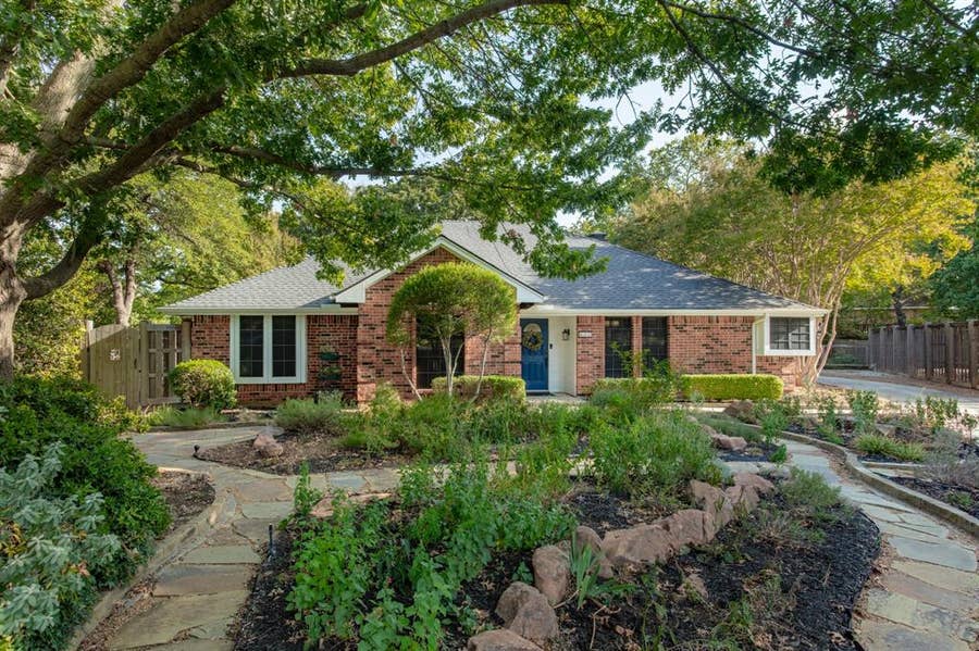 Property photo for 624 Arbor Court, Highland Village, TX