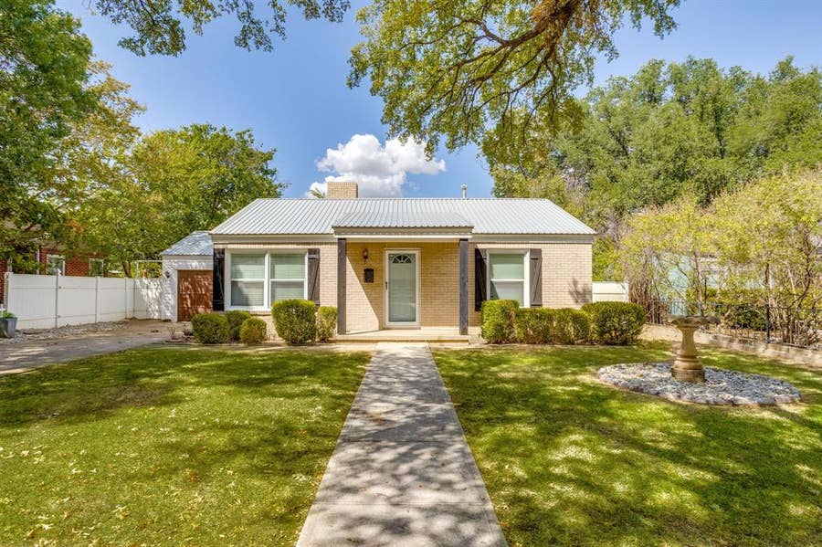 Property photo for 6404 Malvey Avenue, Fort Worth, TX