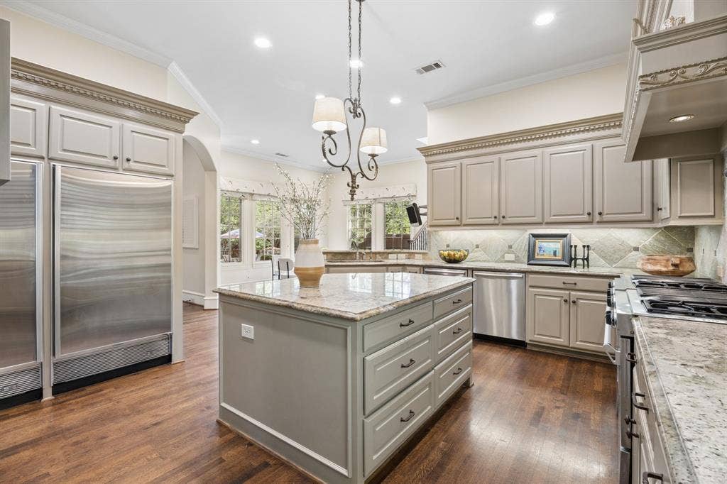 6406 Meadow Road, Dallas, TX 75230 6406 Meadow Road, Dallas, TX 75230