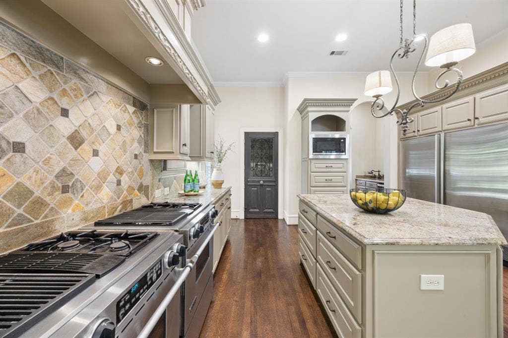 6406 Meadow Road, Dallas, TX 75230 6406 Meadow Road, Dallas, TX 75230