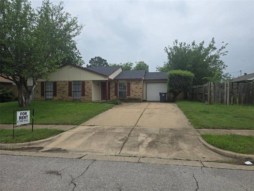 820 Lawndale Drive, Arlington, TX 76017 820 Lawndale Drive, Arlington, TX 76017