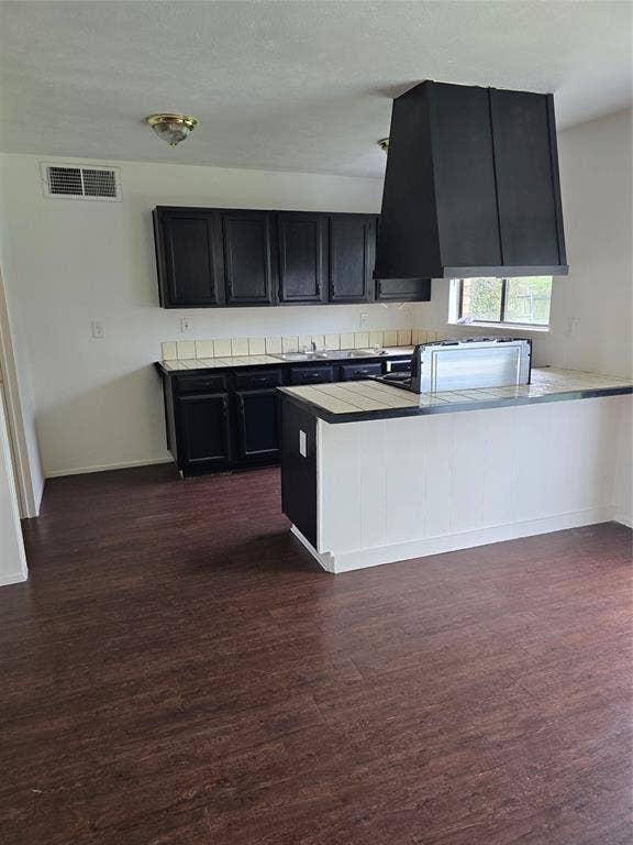 820 Lawndale Drive, Arlington, TX 76017 Looking into kitchen from dining