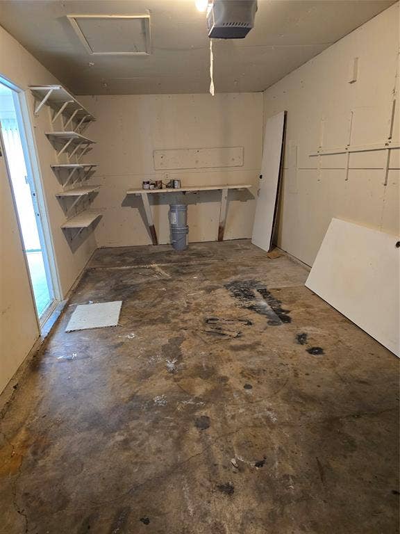 820 Lawndale Drive, Arlington, TX 76017 One car garage with small workspace and some storage
