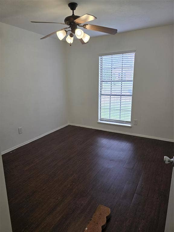 820 Lawndale Drive, Arlington, TX 76017 First bedroom