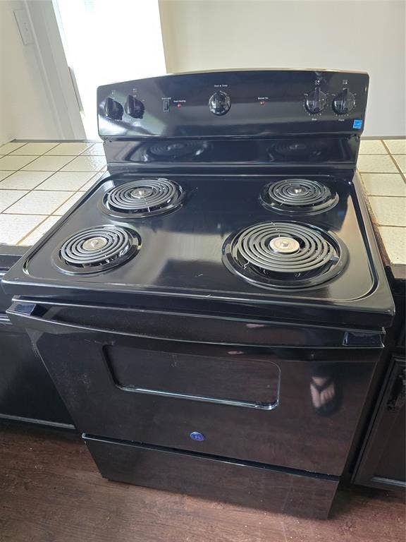 820 Lawndale Drive, Arlington, TX 76017 New stove