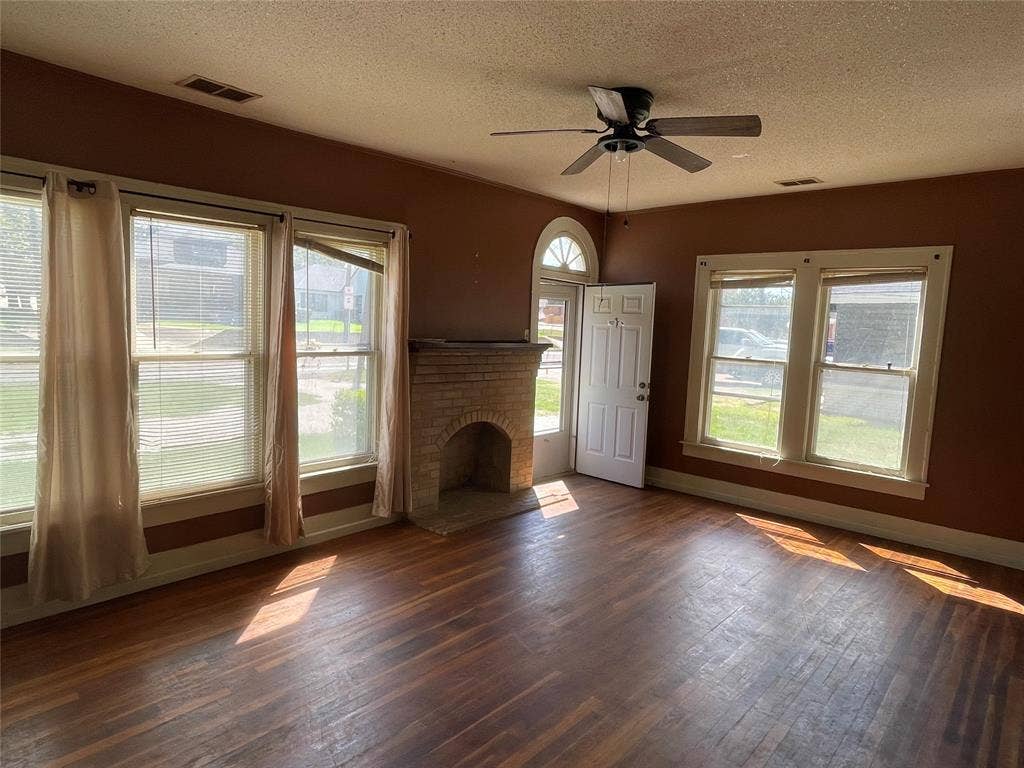 411 Corsicana Street E, Athens, TX 75751 411 Corsicana Street E, Athens, TX 75751