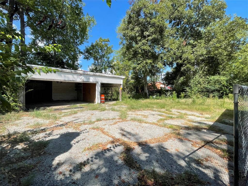 411 Corsicana Street E, Athens, TX 75751 411 Corsicana Street E, Athens, TX 75751