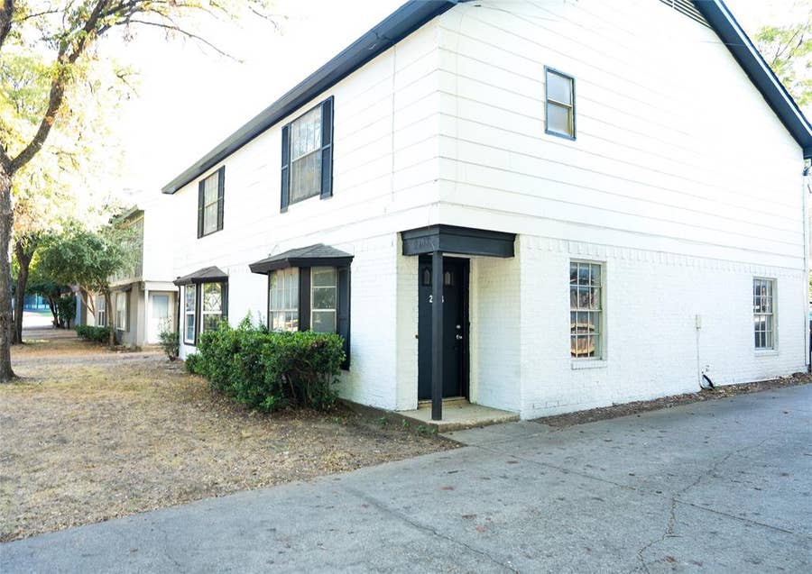 Property photo for 2904 S Fielder Road, Arlington, TX