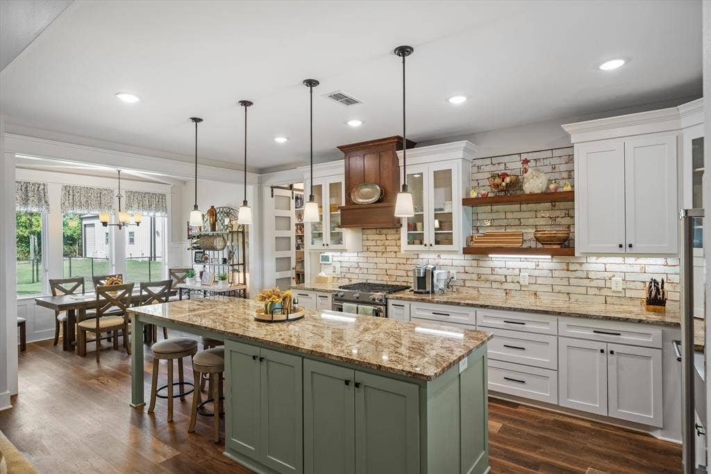 13925 CEDAR VISTA, Tyler, TX 75704 13925 CEDAR VISTA, Tyler, TX 75704