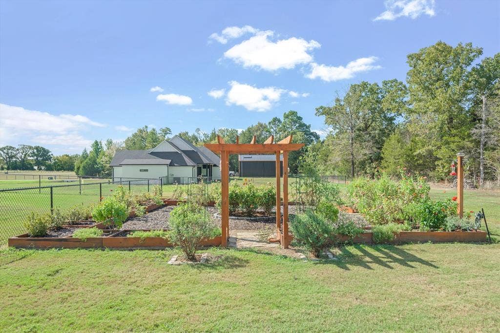 13925 CEDAR VISTA, Tyler, TX 75704 13925 CEDAR VISTA, Tyler, TX 75704