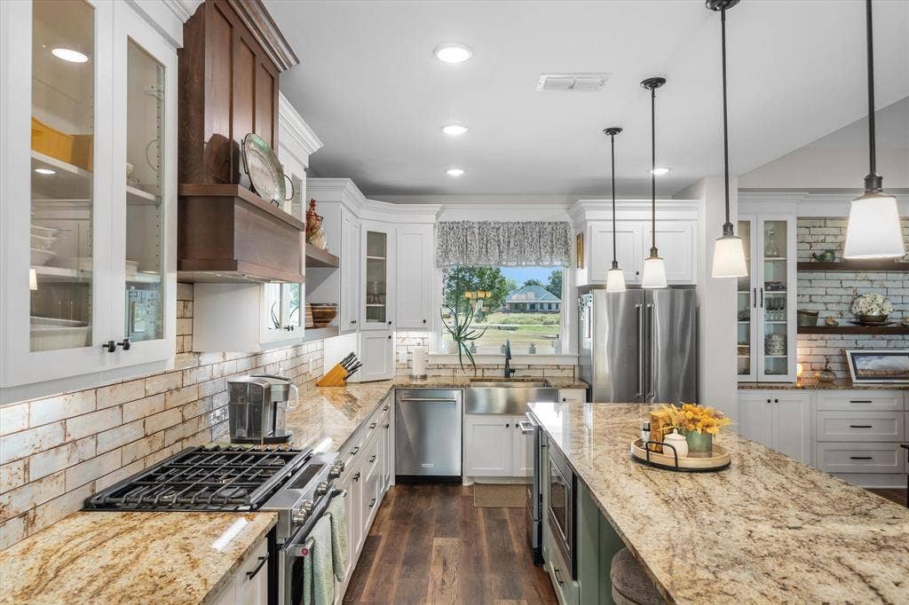 13925 CEDAR VISTA, Tyler, TX 75704 13925 CEDAR VISTA, Tyler, TX 75704