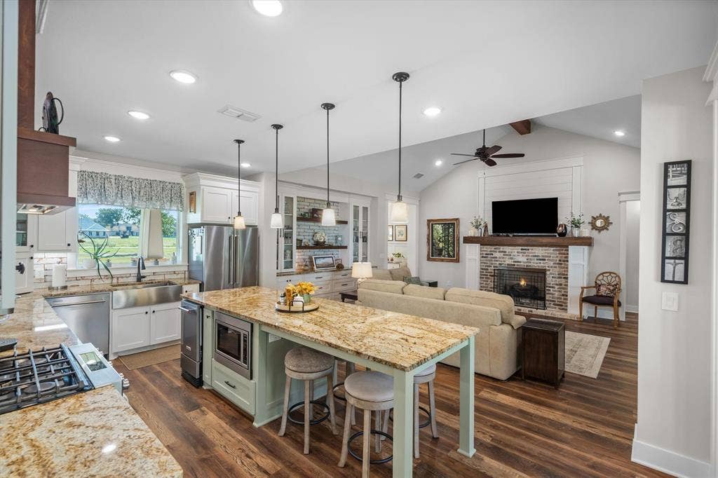13925 CEDAR VISTA, Tyler, TX 75704 13925 CEDAR VISTA, Tyler, TX 75704