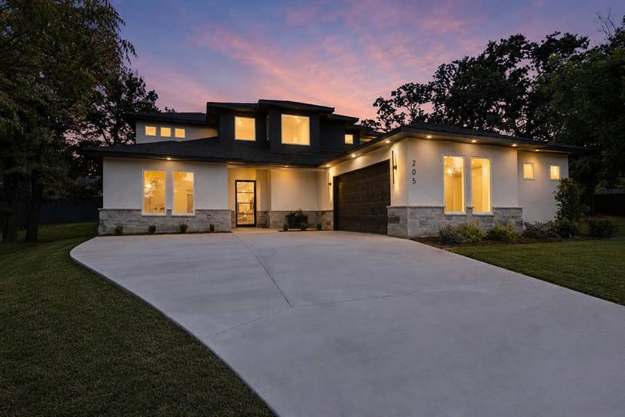 Property photo for 205 Familia Court, Azle, TX