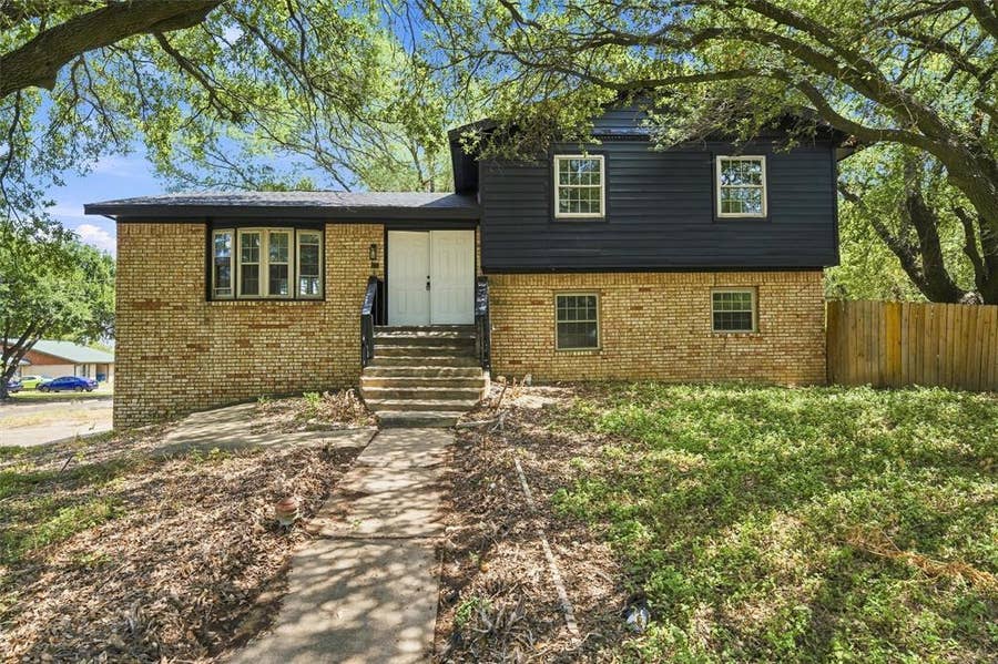 Property photo for 1302 N Bailey Street, Mexia, TX
