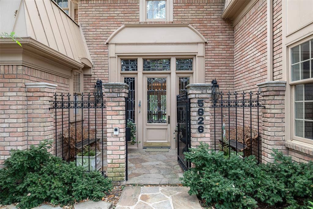 5826 Farquhar Lane, Dallas, TX 75209 5826 Farquhar Lane, Dallas, TX 75209
