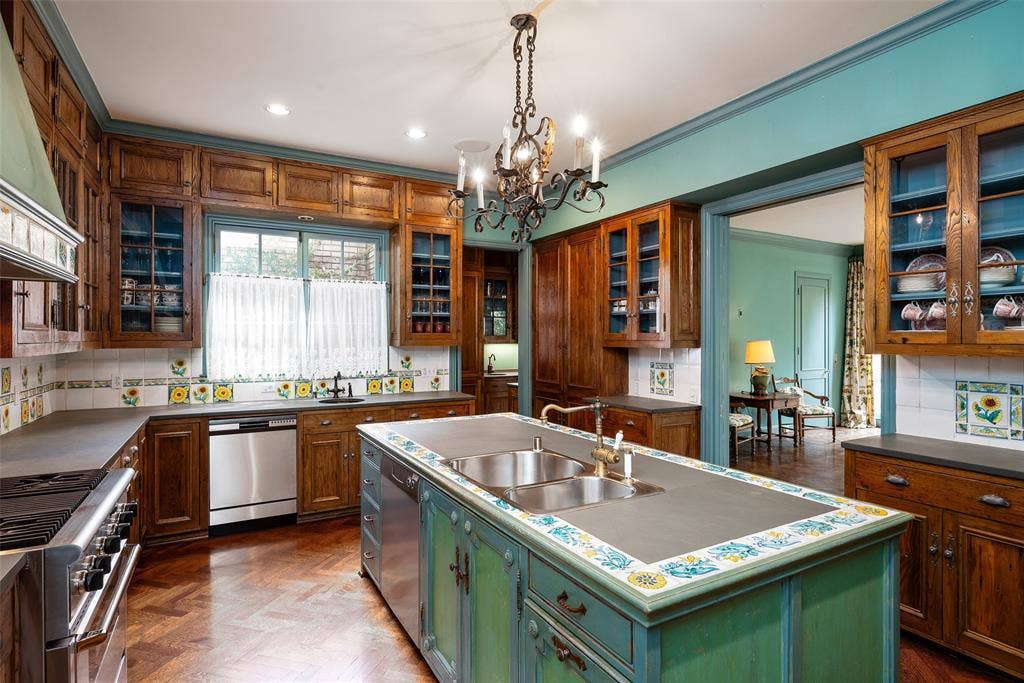 5826 Farquhar Lane, Dallas, TX 75209 5826 Farquhar Lane, Dallas, TX 75209