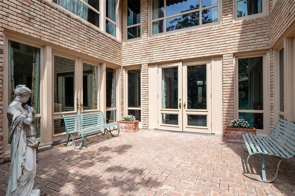 5826 Farquhar Lane, Dallas, TX 75209 5826 Farquhar Lane, Dallas, TX 75209