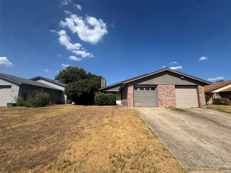Property photo for 4117 Fossil Ridge Drive, Haltom City, TX