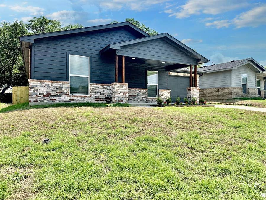 Property photo for 2384 Miller Street, Denison, TX