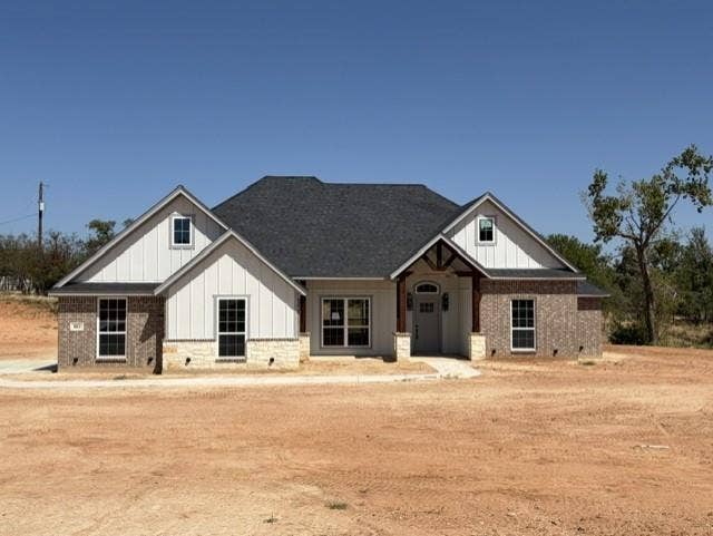 Property photo for 882 Eagles Way, Springtown, TX