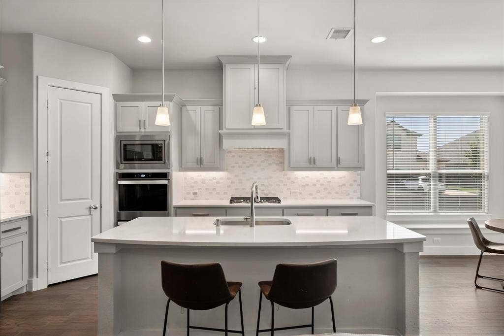 2705 Grainger Drive, Mansfield, TX 76063