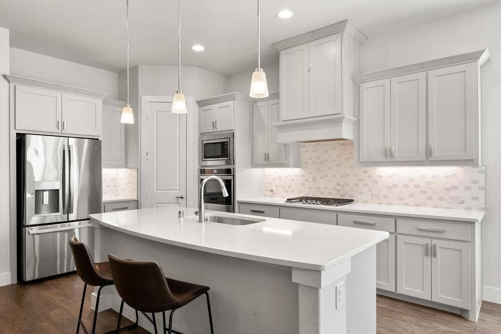 2705 Grainger Drive, Mansfield, TX 76063