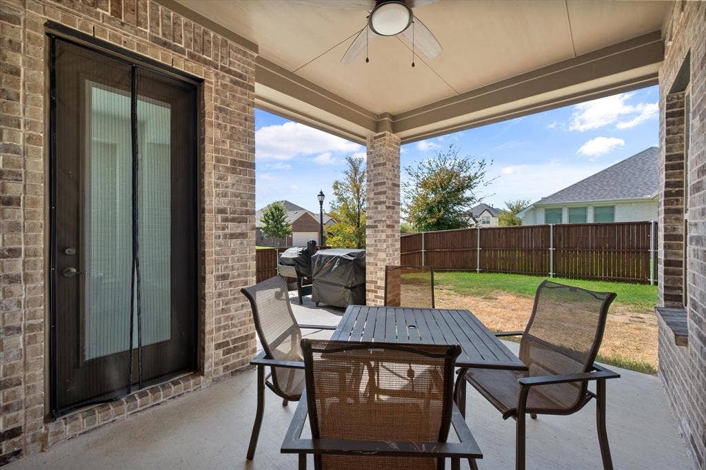 2705 Grainger Drive, Mansfield, TX 76063