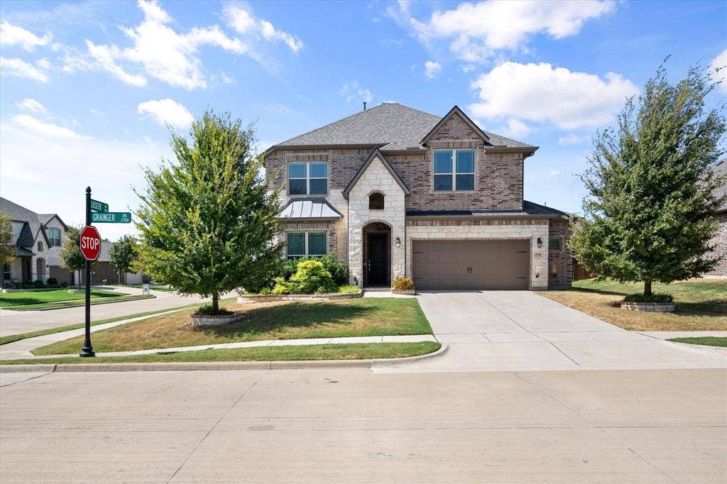 2705 Grainger Drive, Mansfield, TX 76063