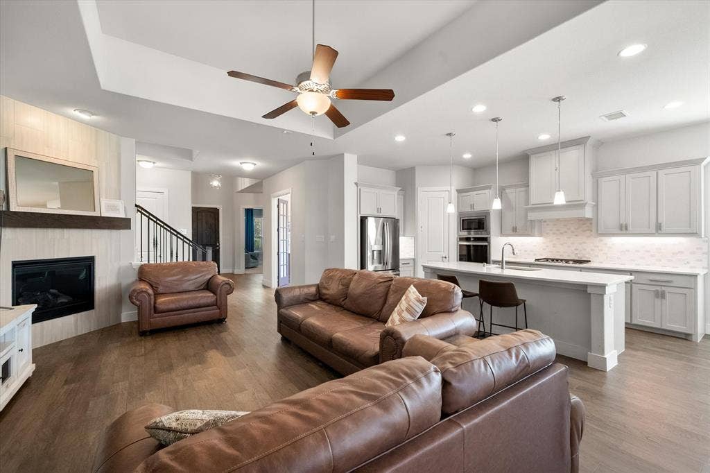 2705 Grainger Drive, Mansfield, TX 76063