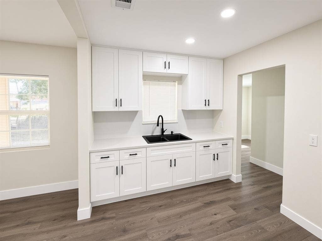 1205 Oak Street, Grand Prairie, TX 75050 1205 Oak Street, Grand Prairie, TX 75050