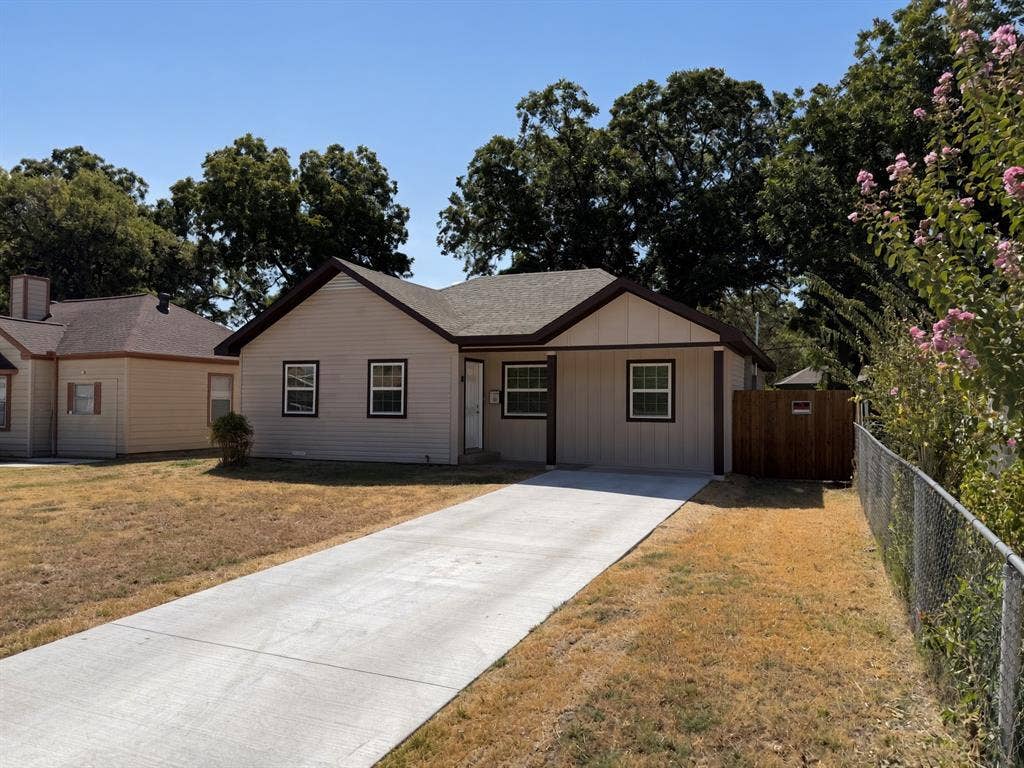 1205 Oak Street, Grand Prairie, TX 75050 1205 Oak Street, Grand Prairie, TX 75050