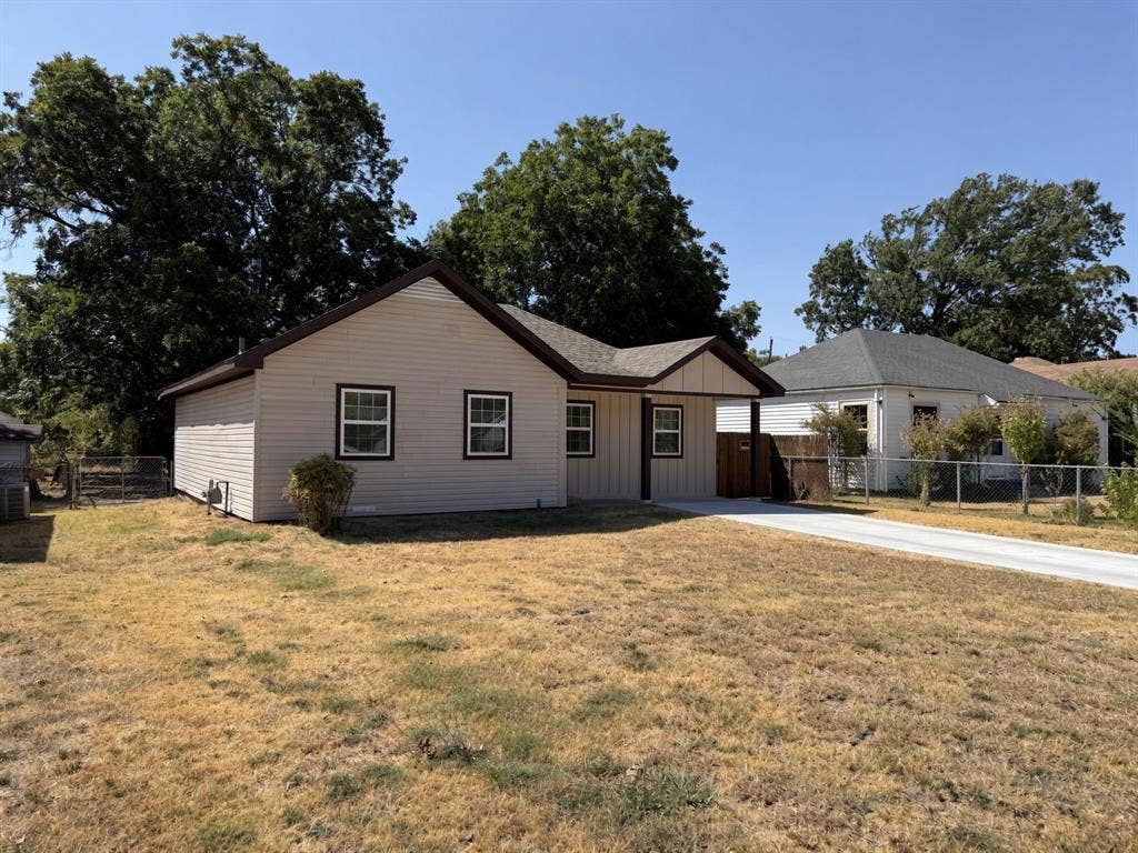 1205 Oak Street, Grand Prairie, TX 75050 1205 Oak Street, Grand Prairie, TX 75050