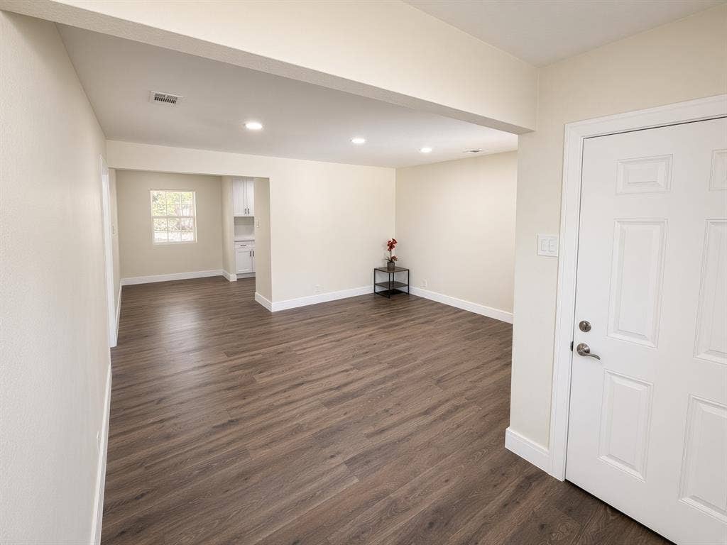 1205 Oak Street, Grand Prairie, TX 75050 1205 Oak Street, Grand Prairie, TX 75050