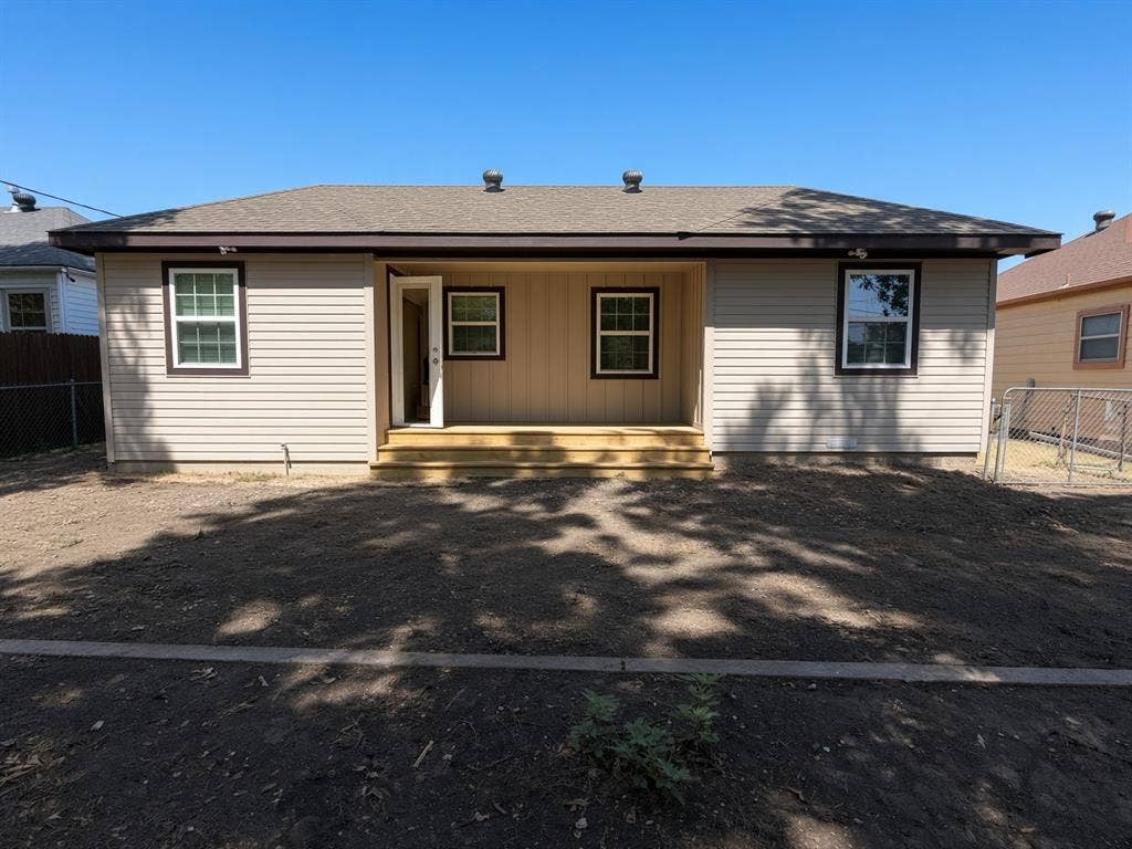 1205 Oak Street, Grand Prairie, TX 75050 1205 Oak Street, Grand Prairie, TX 75050