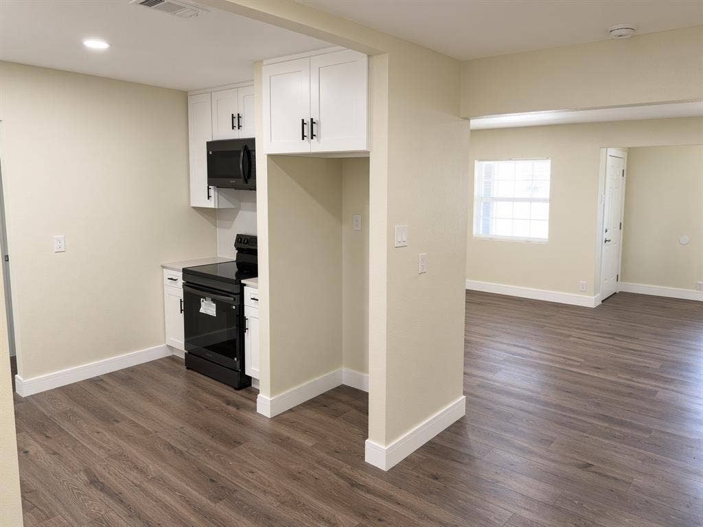 1205 Oak Street, Grand Prairie, TX 75050 1205 Oak Street, Grand Prairie, TX 75050
