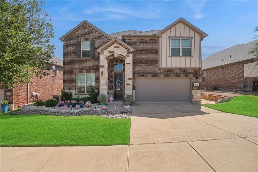 Property photo for 2206 Wellington Lane, Corinth, TX