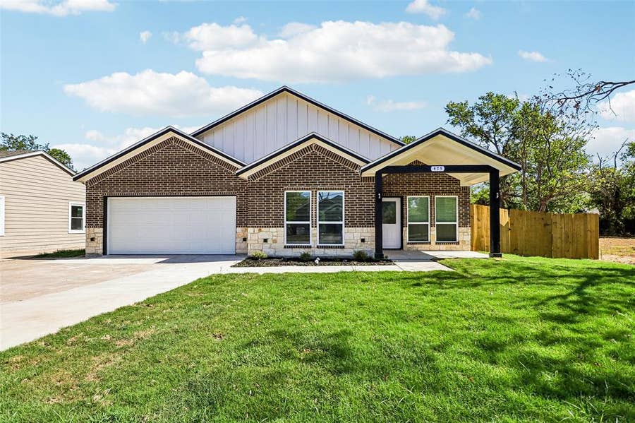 Property photo for 415 Thomas Street, Terrell, TX