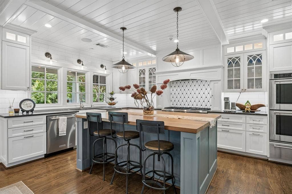 8319 Forest Hills Boulevard, Dallas, TX 75218 8319 Forest Hills Boulevard, Dallas, TX 75218