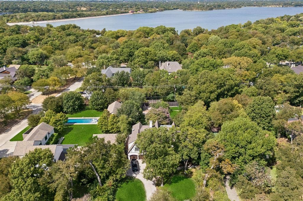 8319 Forest Hills Boulevard, Dallas, TX 75218 8319 Forest Hills Boulevard, Dallas, TX 75218