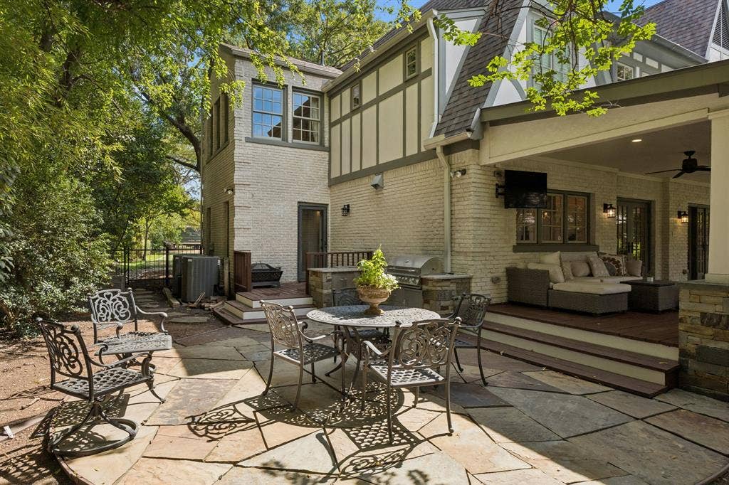 8319 Forest Hills Boulevard, Dallas, TX 75218 8319 Forest Hills Boulevard, Dallas, TX 75218